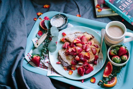 Vitamin C Foods: Vitamin C Benefits, Foods High in Vitamin C | Strawberry (60 mg of vitamin per 100 gr), Grapefruit (30 mg)