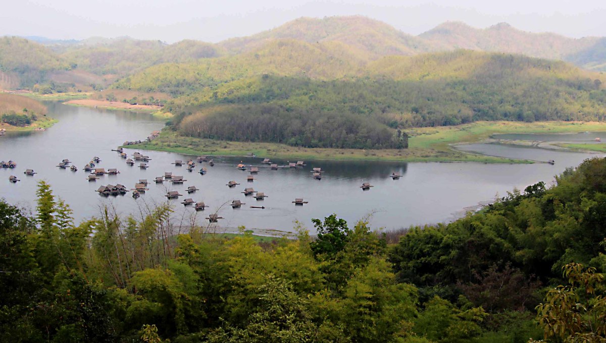 Huai Krathing Reservoir and the rafts - a most unusual lunch venue!