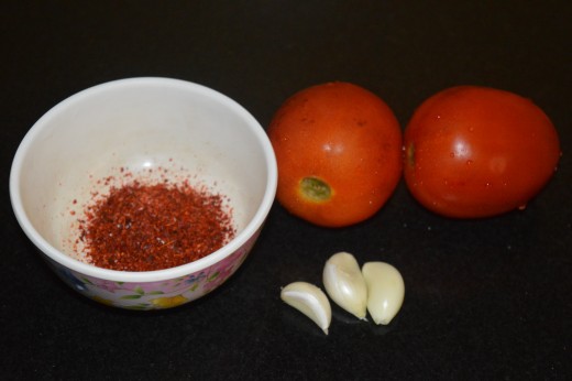 Step one: Keep the ingredients ready. Soak red chili flakes in water.