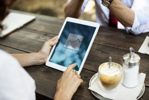 Pros and Cons of Online Banking Pros and Cons of Online Banking