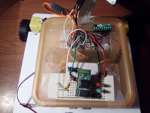 Components where we can see bluetooth card and accelerometer