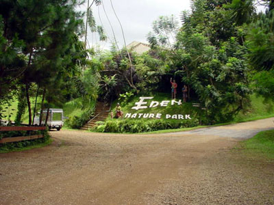 Entrance to the Eden Nature Park. Courtesy of http://www.waypoints.ph/photo_detail.php?passptr=1&wpt=edennp