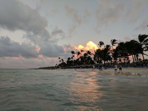 The Grand Bahia in Punta Cana is an all-inclusive resort located on the beach. It has several bars, restaurants, clubs, and live entertainment all included in your reservation. The only extras you need to pay for are shopping and excursions. The Grand Bahia in Punta Cana is an all-inclusive resort located on the beach. It has several bars, restaurants, clubs, and live entertainment all included in your reservation. The only extras you need to pay for are shopping and excursions.