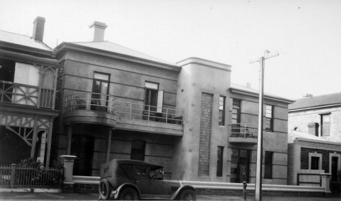  'South Terrace east / April 26th,1939 / This building was erected in 1939 / Left side of building in centre is 21 1/2 yards east of Charlotte Street / Frontage: 118 yards' This building was erected in 1939.]