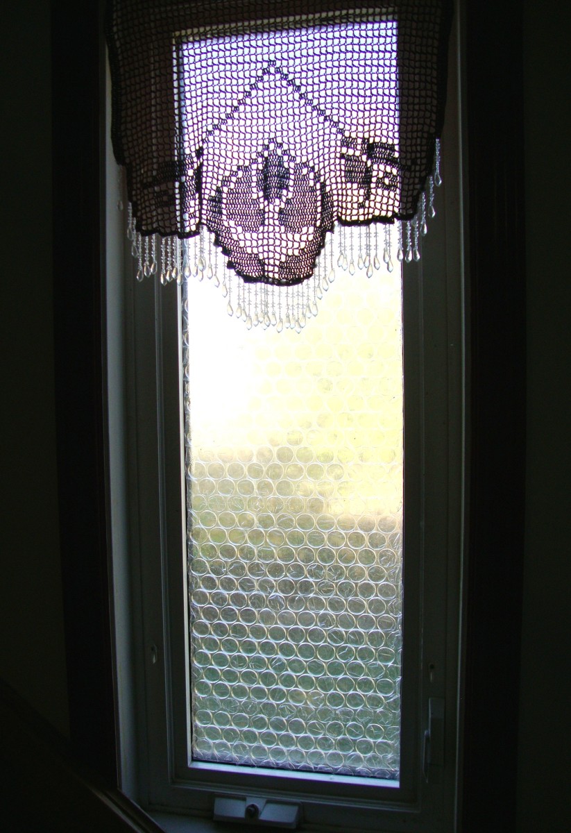 How to Bubble Wrap Windows for Winter Warmth 
