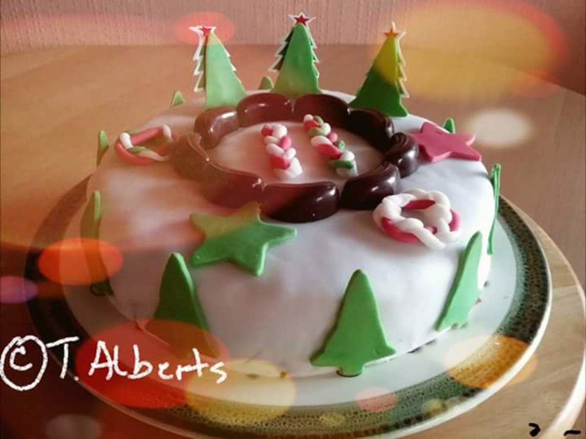My self baked Christmas cake a few years ago.