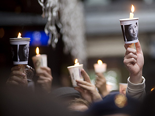 Picture of vigil for Laura Ling and Euna Lee in Santa Monica, California. 
