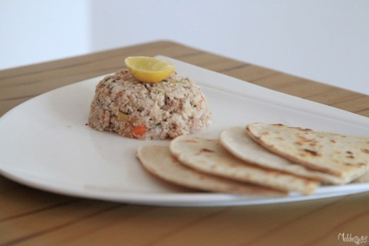 Mas-huni is a popular breakfast dish, traditionally made with dried tuna and shredded coconut. It is consumed with flatbread.