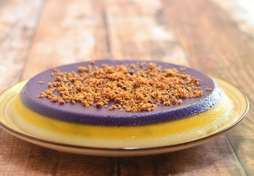 Colorful three layered sapin-sapin.