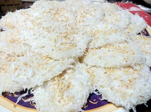 Delicious palitaw.