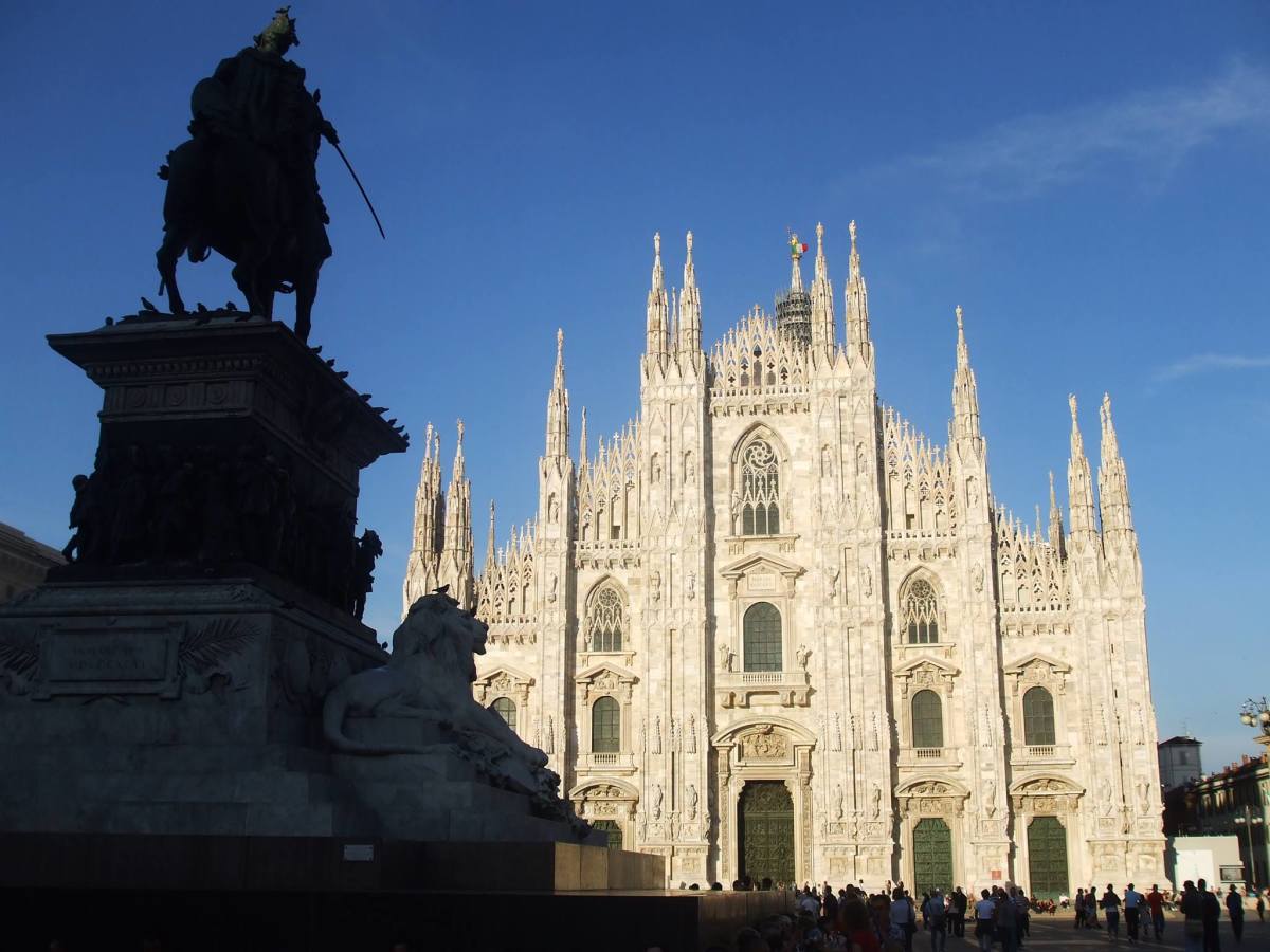Things to do in Milan in Italy. Visit the Gothic Cathedral in Piazza Duomo
