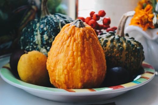 Go natural ! Use fall gourds and pumpkins for your fall wedding decor