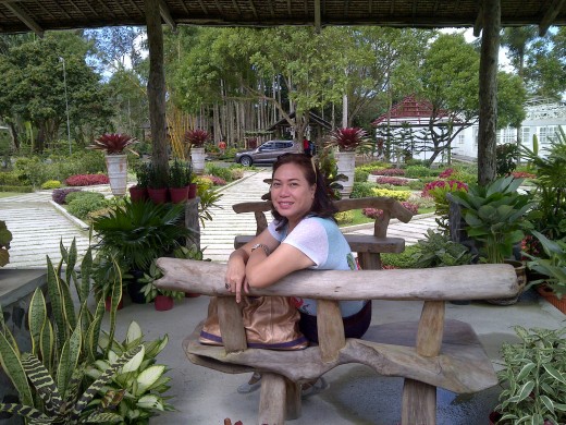 Yvette enjoying the garden setting at Mings Yvette enjoying the garden setting at Mings