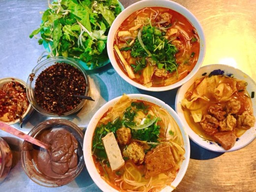 Bún Chả cá (Grilled fish ball noodles)
