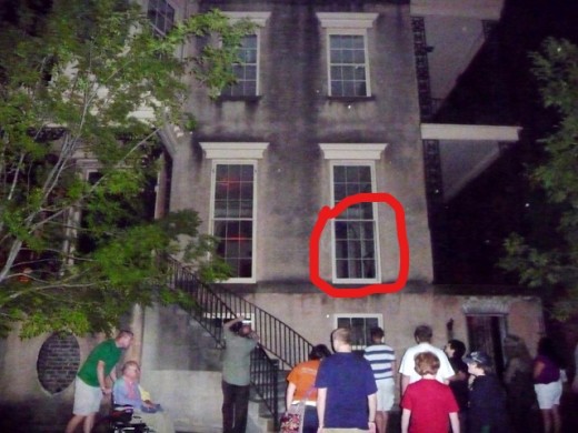 432 Abercorn Street The Legend The Facts And The Fiction Of The Most Haunted House In 