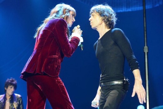 Mick with special guest @flo_tweet on stage at the London Stadium, May 25th