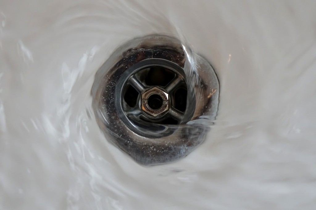 How To Fix A Slow Draining Bathtub Six Methods Dengarden