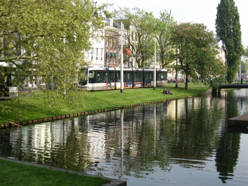 Tram beside the Westersingel