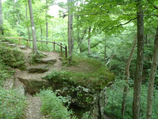 Hemlock Cliff National Park scenic trail