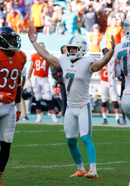 Jason Sanders hit a 47 yard field goal to give the Dolphins the overtime win over the Bears.