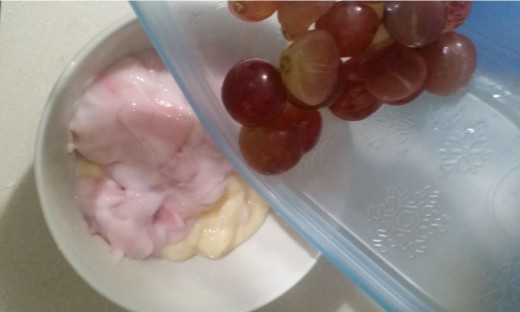 add grapes to yogurt