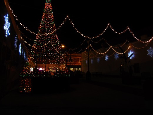 2015-2018 Town Square Christmas Light Show, created by Jim Huckert and Eric Standridge