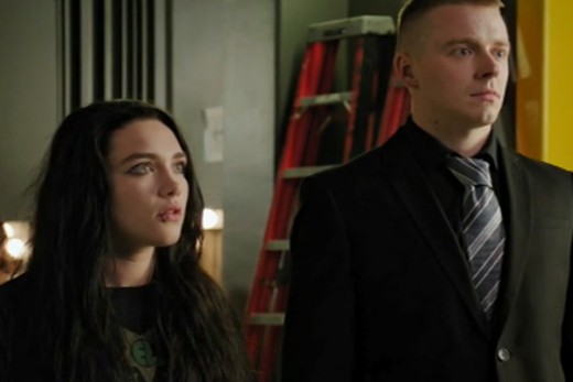 Saraya Bevis (Florence Pugh) and her brother Zak (Jack Lowden) seek advice from the Rock on how to succeed as WWE Superstars in Fighting With My Family