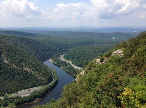 View west from the rocky overlook at the end of the Mount Tammany Trail