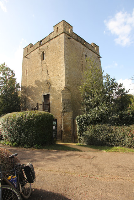 Longthorpe Tower