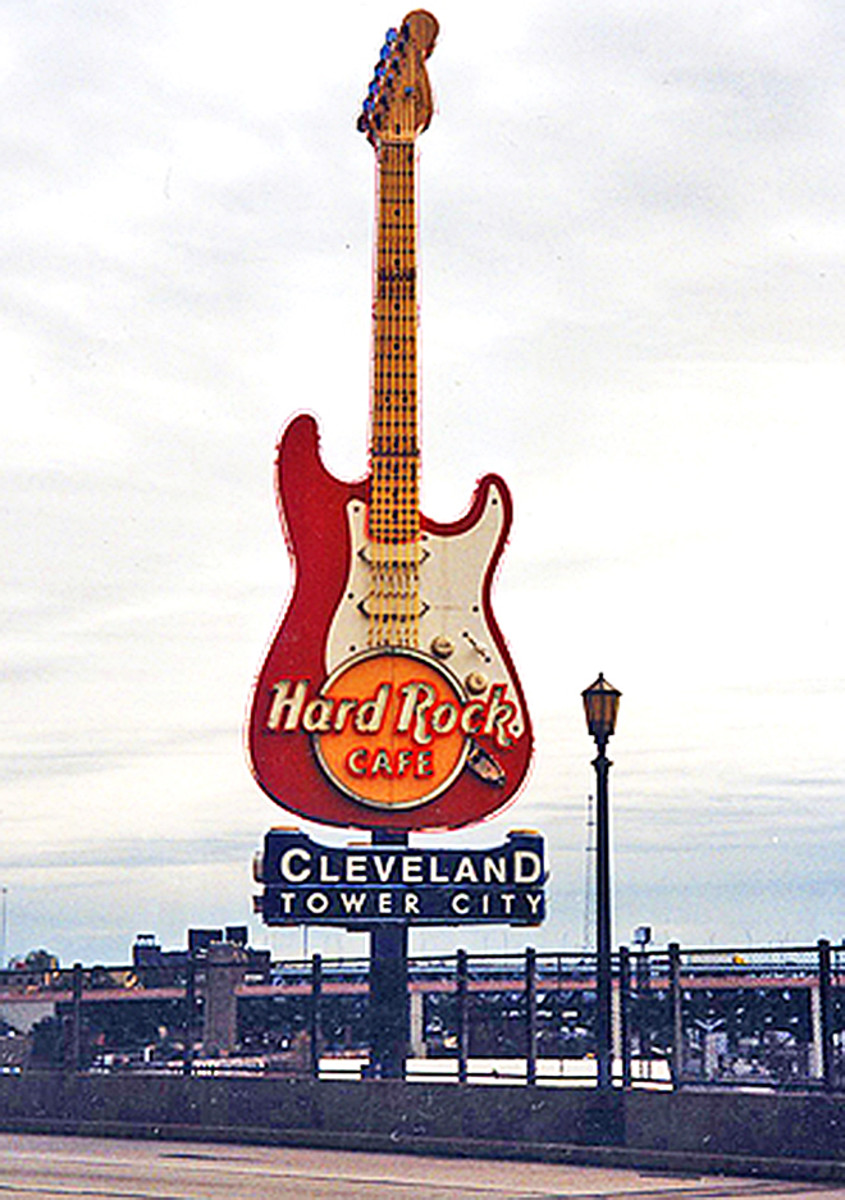 Hard Rock Rocksino Northfield Park CLEVELAND INDIANS PIN Guitar ~ Brand New