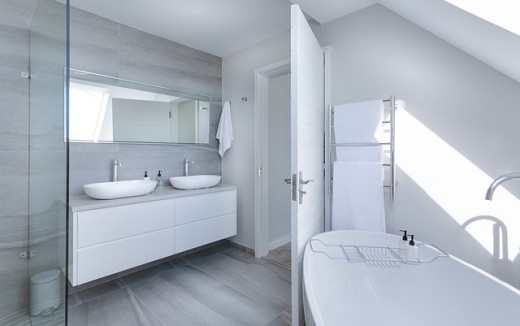 There's nothing like a clean bathroom that smells fresh and airy!