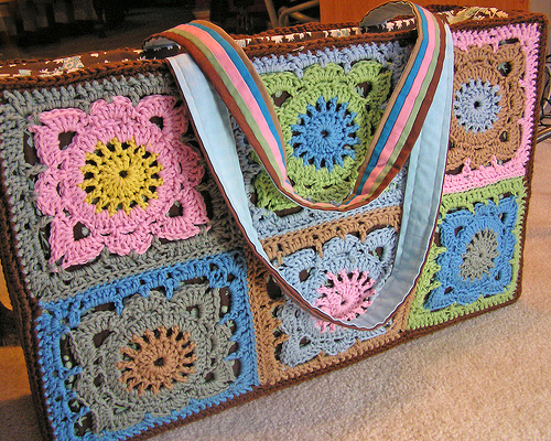 Crochet purses and more at madeitmyself.com (image courtesy of normanack on Flickr)