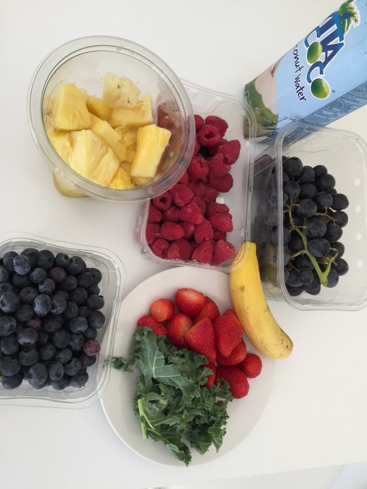 Kale,pineapples and berries are loaded with antioxidants that reduce inflammation
