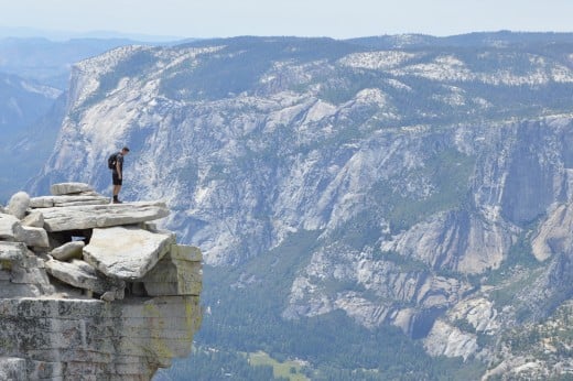 You are not going to get cell service in a national park such as Yosemite.