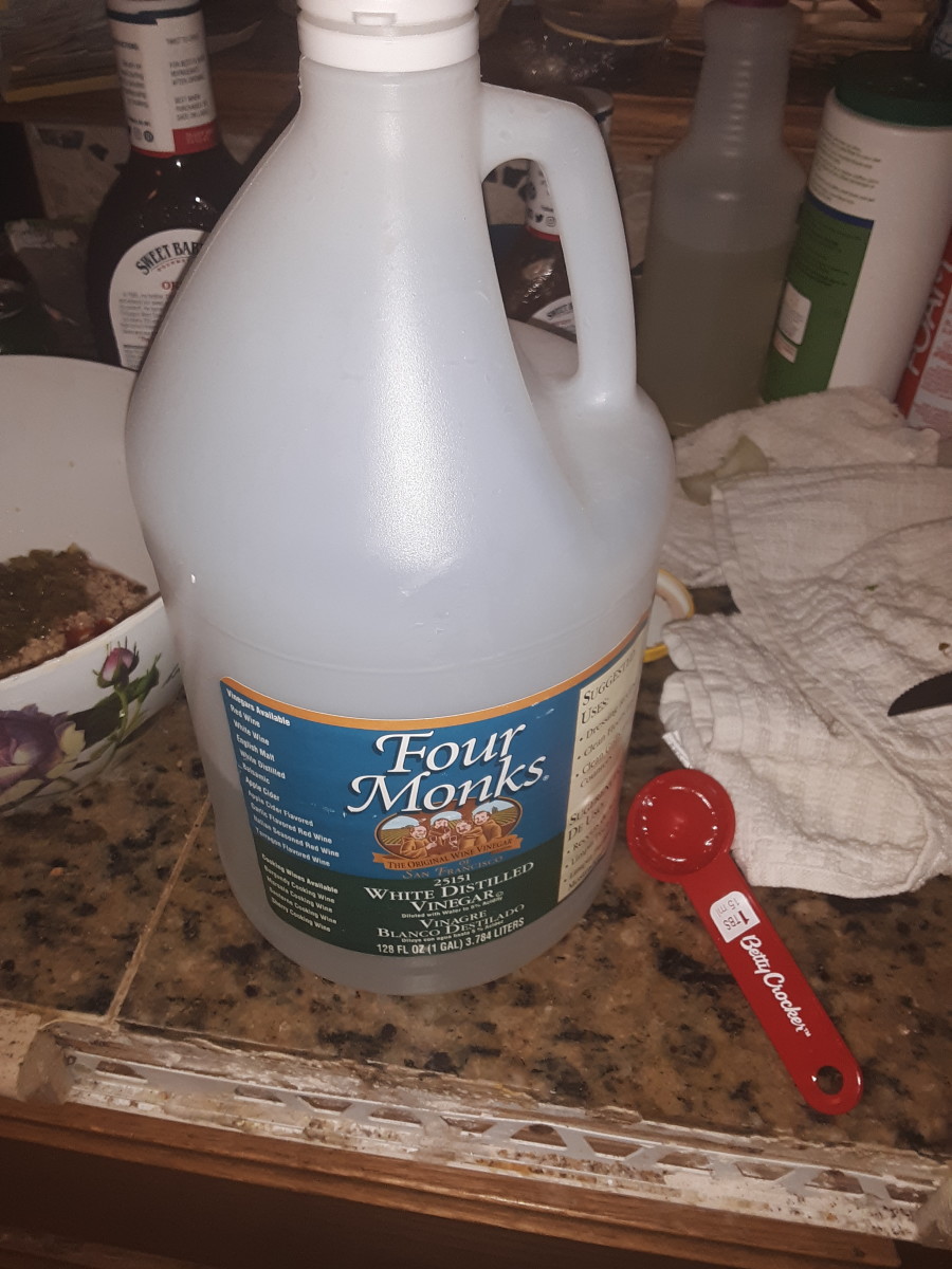 Costco sized white vinegar