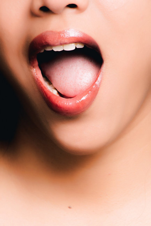 Quiz: is this a woman or man's mouth?