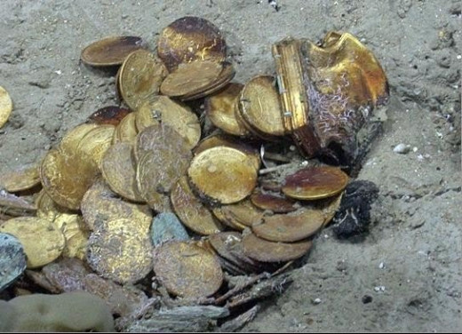 Pirates gold coins