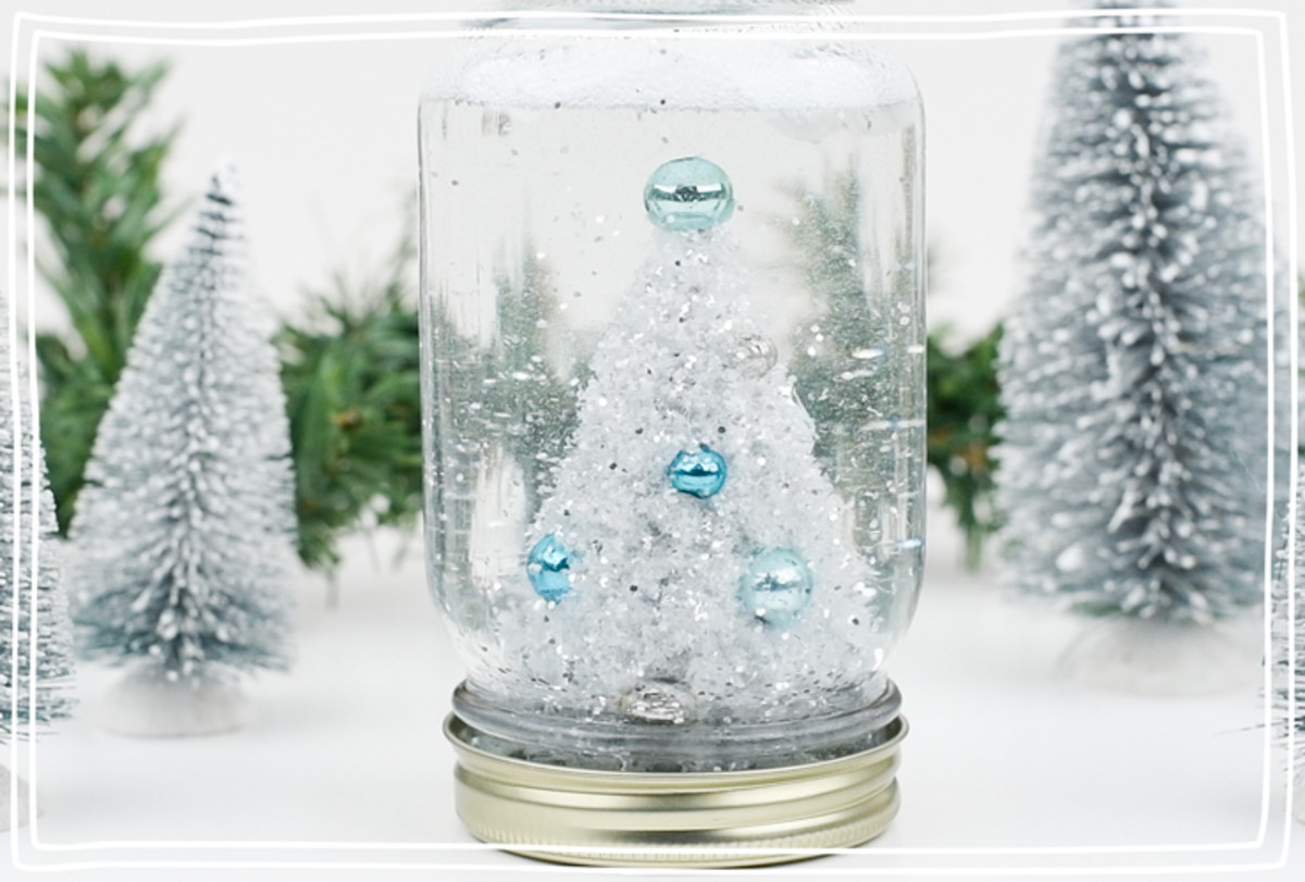 Mason Jar Snow Globe