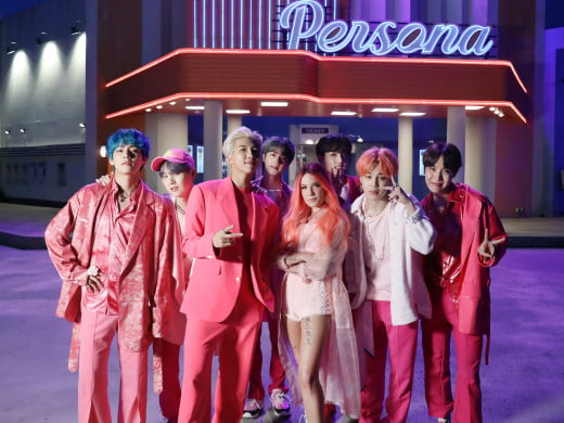 BTS ft. Halsey - Boy With Luv