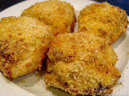 Using pork rinds as a breading mixture give these these chicken breast a really  nice salty taste and a awesome crunch that every keto-friendly eater is going to love. You won't miss that regular breading at all. 