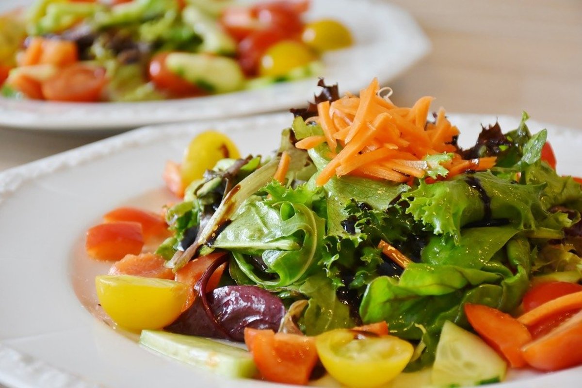 Vegetables salad contain Vitamin A, Vitamin C, beta-carotene, calcium, folate, fiber, and phytonutrients.