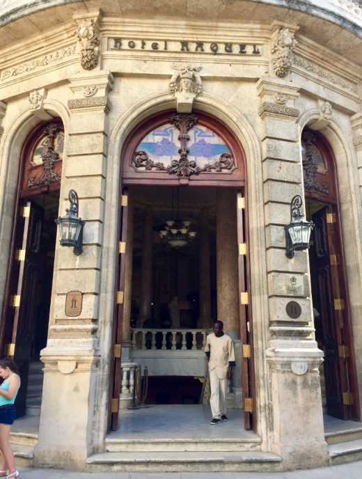 Hotel Raquel in Habana Vieja was designed by the Venezuelan architect Naranjo Ferrer and built at the beginning of the 20th Century. The exterior is Baroque, and the interior is Art Nouveau.