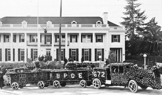 An early Tournament of Roses Parade circa 1920
