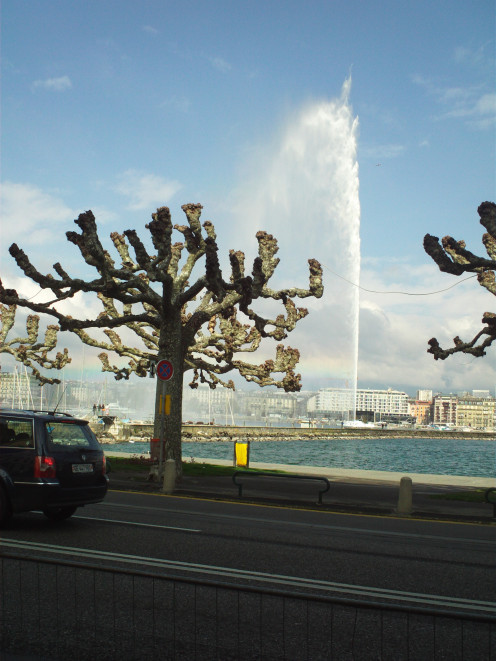 Jet d'Eau. The "water jet"-fountain on Lake Geneva, one of the city's landmarks., Genève.