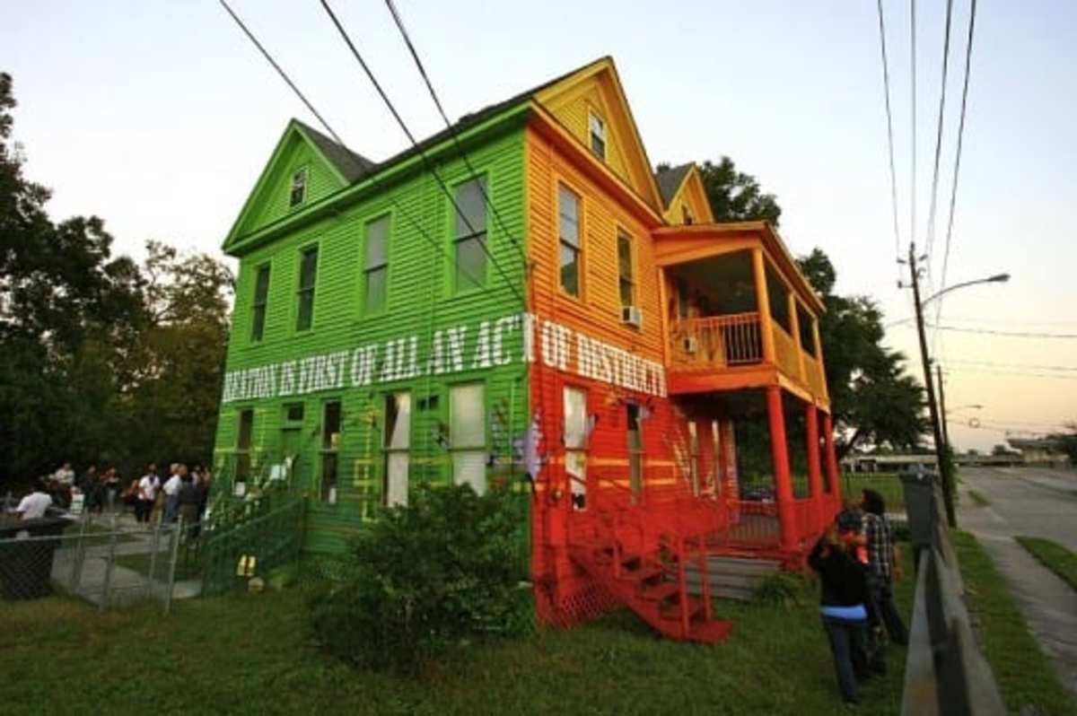 This Old House in Houston painted by Aerosol Warfare.