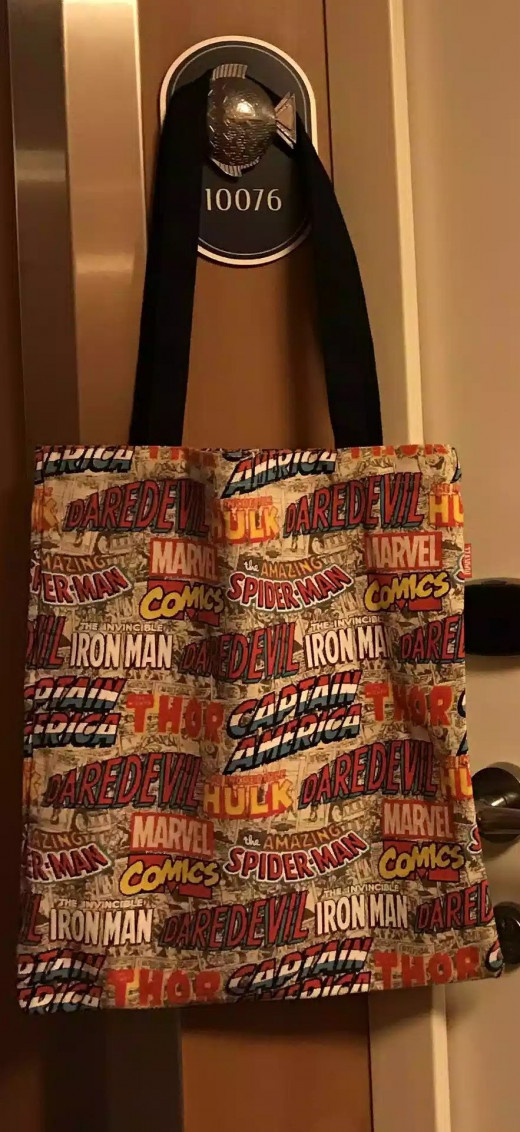 Didn't I mention that you can be as simple or elaborate with your FE? One stateroom in my group during my 2018 Disney Dream voyage even used an Avengers tote! 