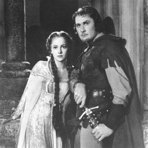 Olivia and Flynn in 'Robin Hood'