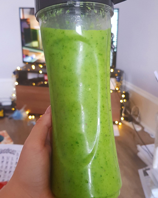 Day 24 - Lunch - Homemade smoothie: kale, spinach, mango, pineapple juice and coconut milk