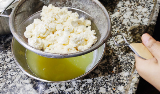 Separation of whey from cottage cheese
