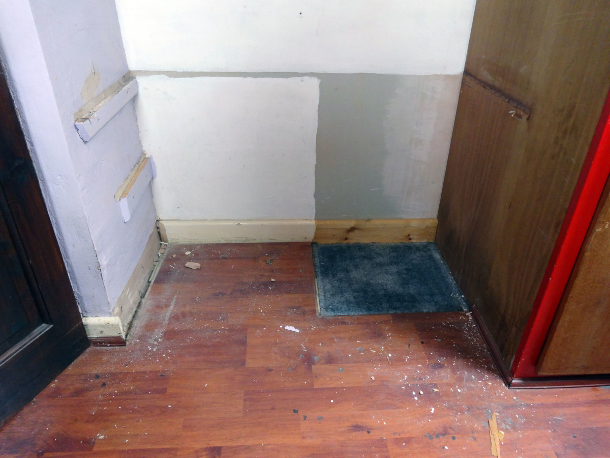 Repairs to the floor also meant repairs to part of the alcove's skirting board